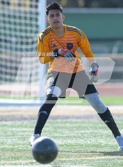 Thumbnail 2 in Patrick Henry vs. Escondido (CIF San Diego Section D3 Final) photogallery.