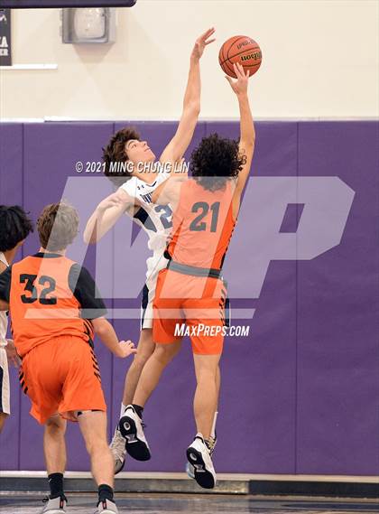 Thumbnail 2 in Trabuco Hills vs. Huntington Beach (Mariko Memorial Classic) photogallery.
