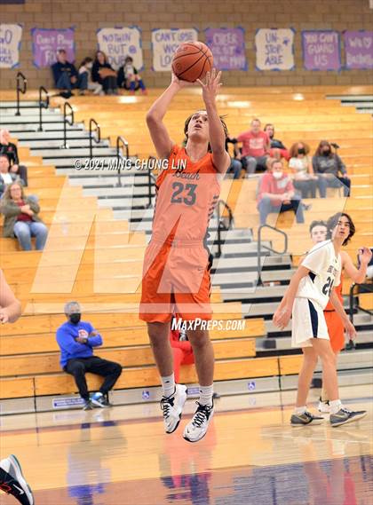 Thumbnail 3 in Trabuco Hills vs. Huntington Beach (Mariko Memorial Classic) photogallery.