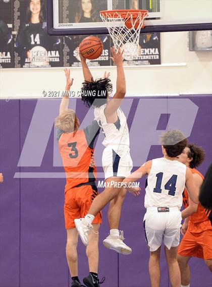 Thumbnail 2 in Trabuco Hills vs. Huntington Beach (Mariko Memorial Classic) photogallery.