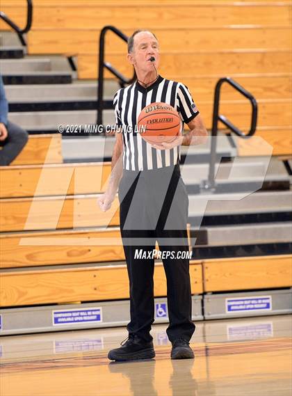 Thumbnail 3 in Trabuco Hills vs. Huntington Beach (Mariko Memorial Classic) photogallery.