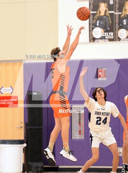 Thumbnail 3 in Trabuco Hills vs. Huntington Beach (Mariko Memorial Classic) photogallery.
