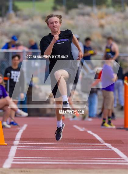 Thumbnail 1 in Huskie Twilight (High & Triple Jump) photogallery.