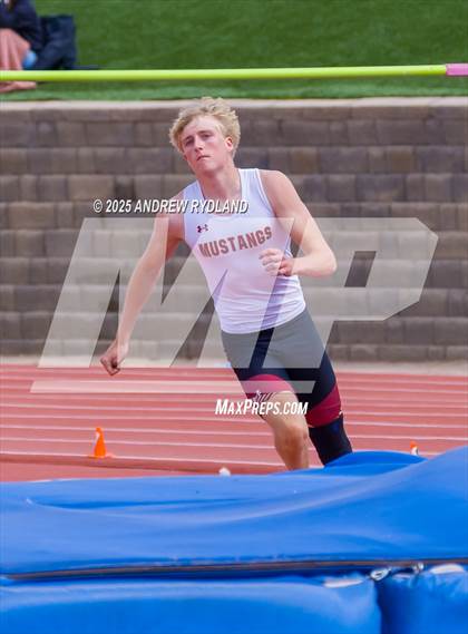 Thumbnail 1 in Huskie Twilight (High & Triple Jump) photogallery.