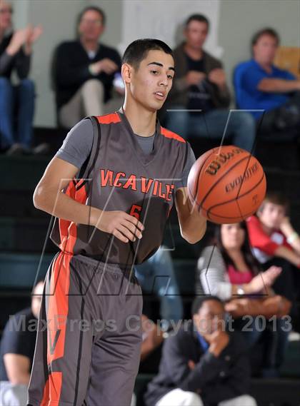 Thumbnail 3 in Vacaville vs. Vista del Lago (Ram Jam Winter Classic) photogallery.
