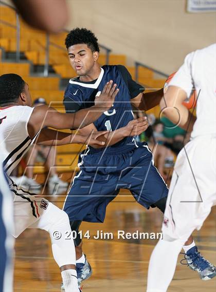 Thumbnail 1 in Wayne vs. Sierra Canyon (City of Palms Classic) photogallery.