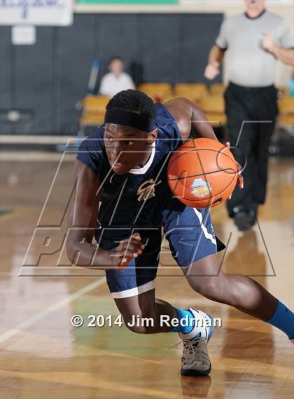 Thumbnail 3 in Wayne vs. Sierra Canyon (City of Palms Classic) photogallery.