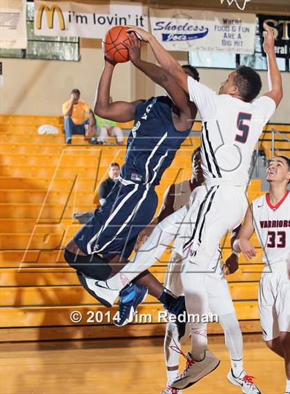 Thumbnail 1 in Wayne vs. Sierra Canyon (City of Palms Classic) photogallery.