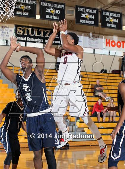 Thumbnail 2 in Wayne vs. Sierra Canyon (City of Palms Classic) photogallery.