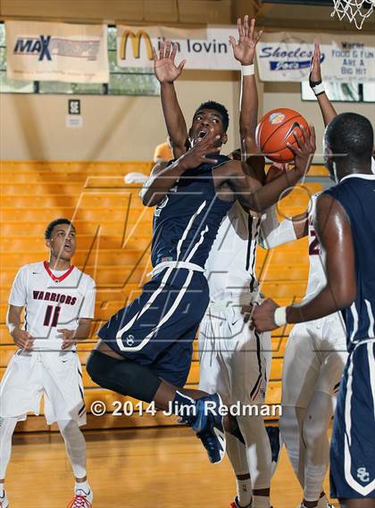 Thumbnail 2 in Wayne vs. Sierra Canyon (City of Palms Classic) photogallery.