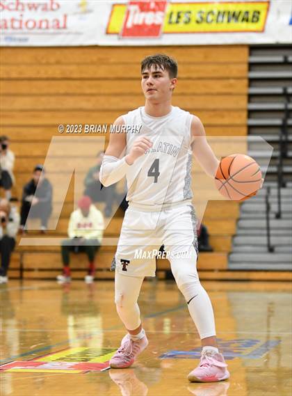Thumbnail 2 in Roosevelt vs. Tualatin (Les Schwab Invitational) photogallery.