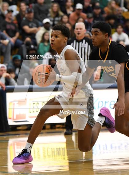 Thumbnail 3 in Roosevelt vs. Tualatin (Les Schwab Invitational) photogallery.