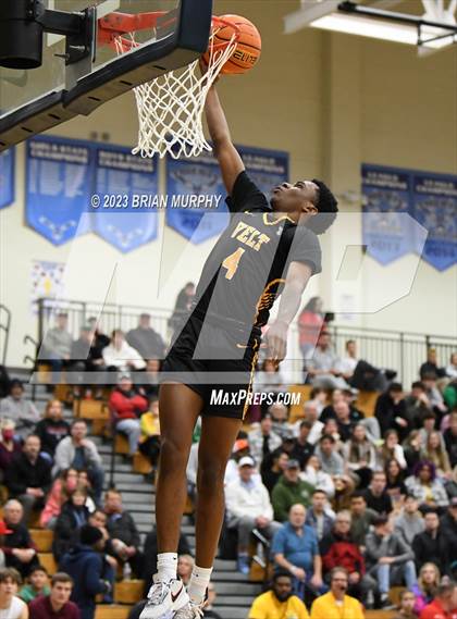 Thumbnail 3 in Roosevelt vs. Tualatin (Les Schwab Invitational) photogallery.