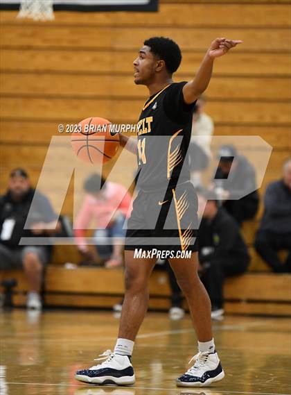 Thumbnail 1 in Roosevelt vs. Tualatin (Les Schwab Invitational) photogallery.