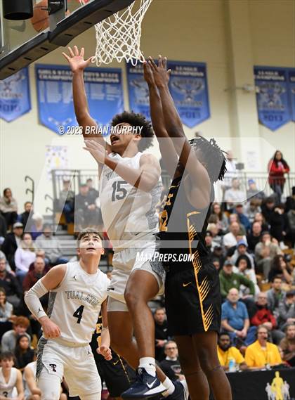 Thumbnail 3 in Roosevelt vs. Tualatin (Les Schwab Invitational) photogallery.