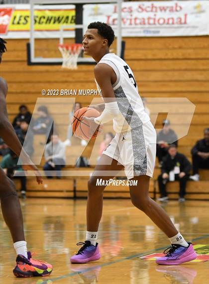 Thumbnail 2 in Roosevelt vs. Tualatin (Les Schwab Invitational) photogallery.