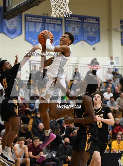 Thumbnail 2 in Roosevelt vs. Tualatin (Les Schwab Invitational) photogallery.