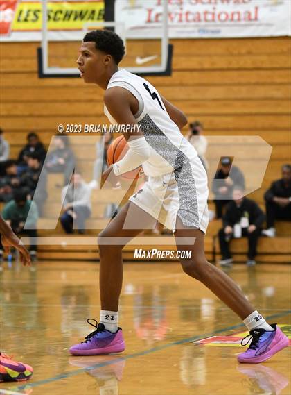 Thumbnail 1 in Roosevelt vs. Tualatin (Les Schwab Invitational) photogallery.