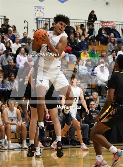 Thumbnail 3 in Roosevelt vs. Tualatin (Les Schwab Invitational) photogallery.