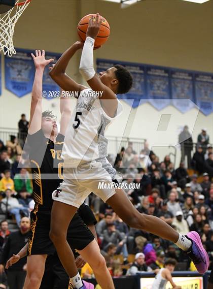 Thumbnail 2 in Roosevelt vs. Tualatin (Les Schwab Invitational) photogallery.