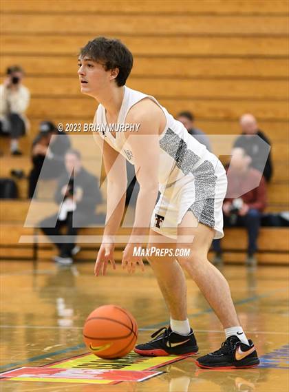 Thumbnail 1 in Roosevelt vs. Tualatin (Les Schwab Invitational) photogallery.