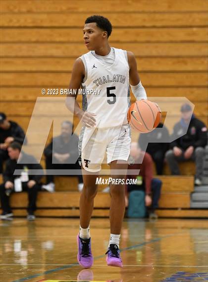Thumbnail 2 in Roosevelt vs. Tualatin (Les Schwab Invitational) photogallery.