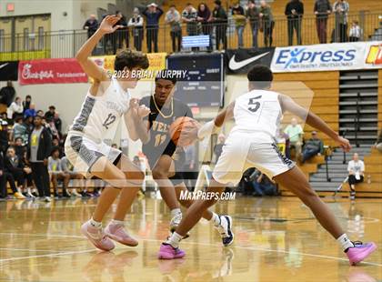 Thumbnail 1 in Roosevelt vs. Tualatin (Les Schwab Invitational) photogallery.