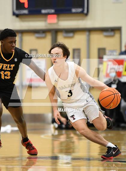 Thumbnail 2 in Roosevelt vs. Tualatin (Les Schwab Invitational) photogallery.