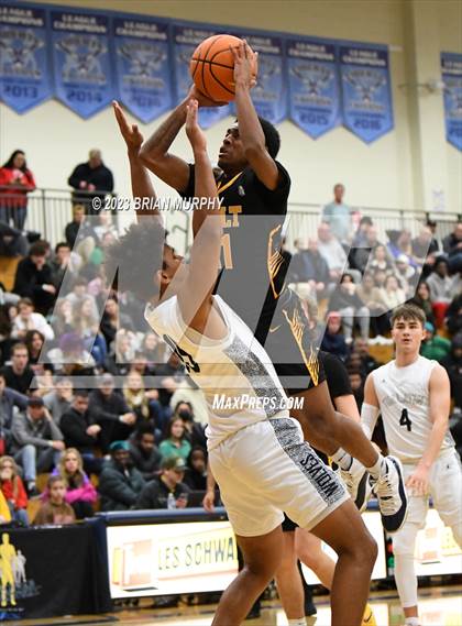 Thumbnail 3 in Roosevelt vs. Tualatin (Les Schwab Invitational) photogallery.