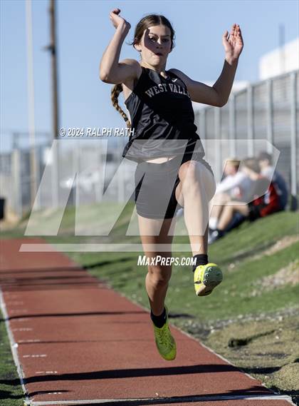 Thumbnail 2 in Corning Invitational photogallery.