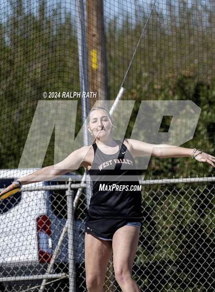 Thumbnail 3 in Corning Invitational photogallery.