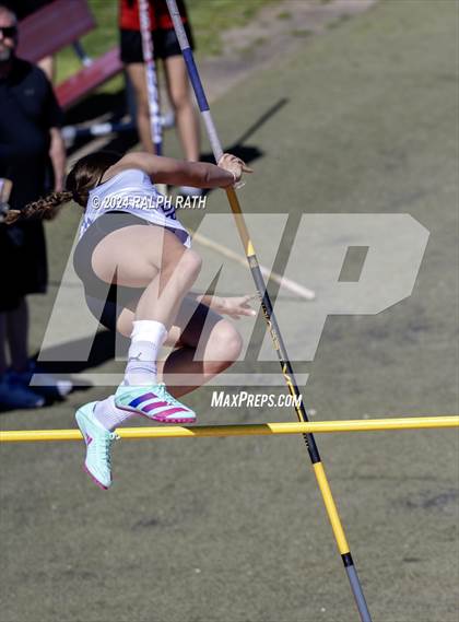 Thumbnail 3 in Corning Invitational photogallery.