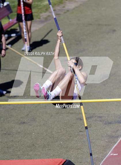 Thumbnail 2 in Corning Invitational photogallery.