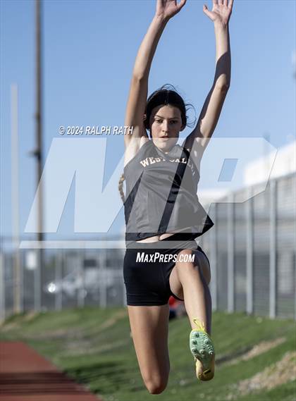 Thumbnail 3 in Corning Invitational photogallery.
