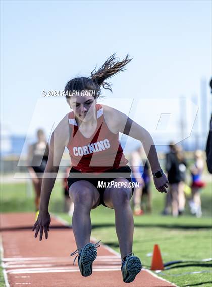 Thumbnail 3 in Corning Invitational photogallery.