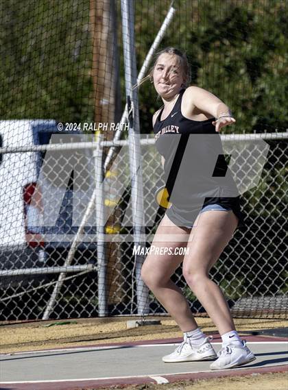 Thumbnail 3 in Corning Invitational photogallery.
