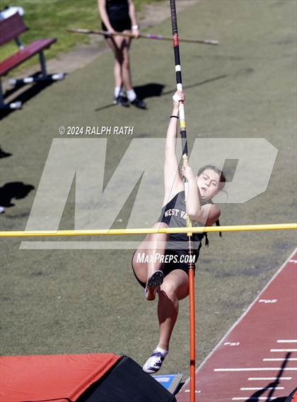 Thumbnail 3 in Corning Invitational photogallery.
