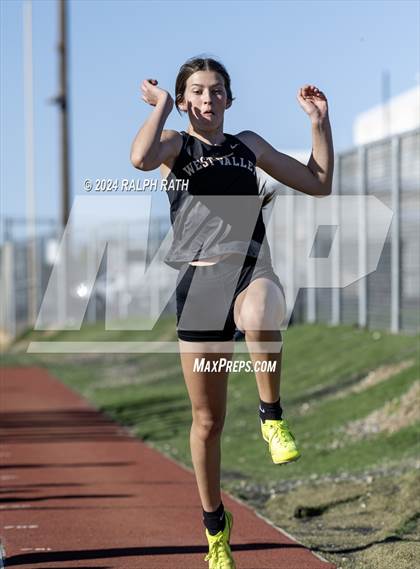Thumbnail 2 in Corning Invitational photogallery.