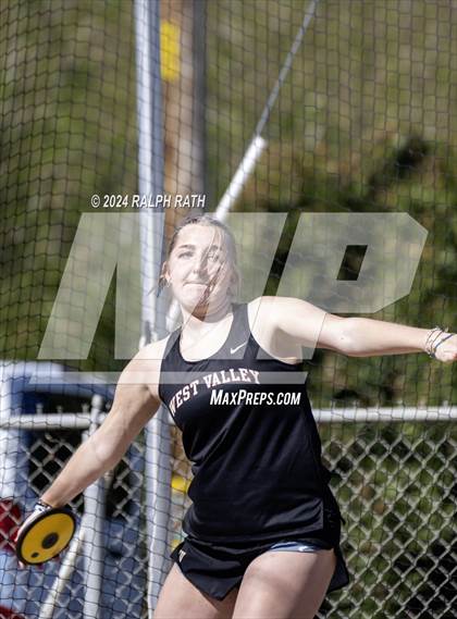 Thumbnail 2 in Corning Invitational photogallery.