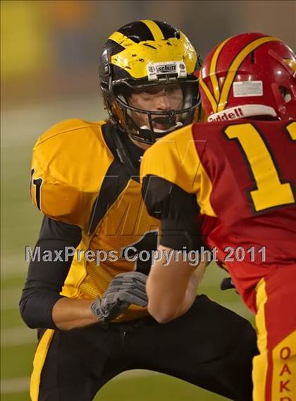 Thumbnail 1 in Del Oro vs. Oakdale (CIF SJS D3 Final) photogallery.