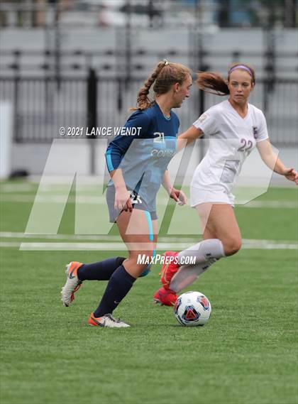 Thumbnail 3 in Evergreen vs. Holy Family (CHSAA 4A Championship) photogallery.