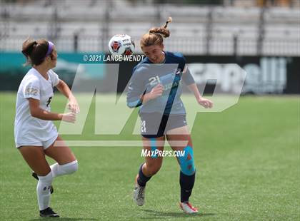 Thumbnail 2 in Evergreen vs. Holy Family (CHSAA 4A Championship) photogallery.