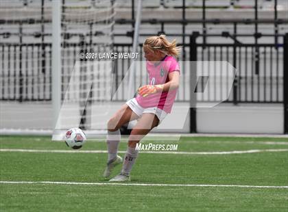 Thumbnail 1 in Evergreen vs. Holy Family (CHSAA 4A Championship) photogallery.