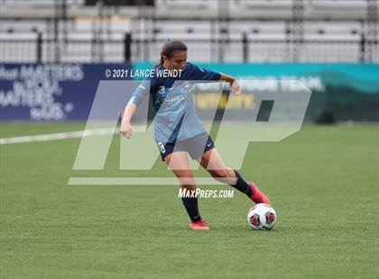 Thumbnail 2 in Evergreen vs. Holy Family (CHSAA 4A Championship) photogallery.