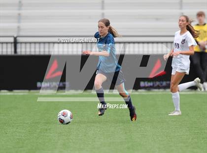 Thumbnail 2 in Evergreen vs. Holy Family (CHSAA 4A Championship) photogallery.