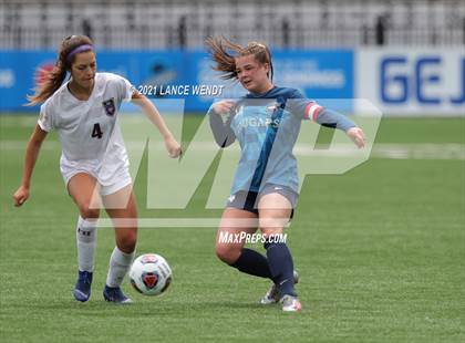 Thumbnail 3 in Evergreen vs. Holy Family (CHSAA 4A Championship) photogallery.