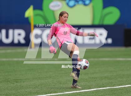 Thumbnail 1 in Evergreen vs. Holy Family (CHSAA 4A Championship) photogallery.