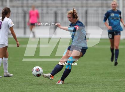 Thumbnail 2 in Evergreen vs. Holy Family (CHSAA 4A Championship) photogallery.