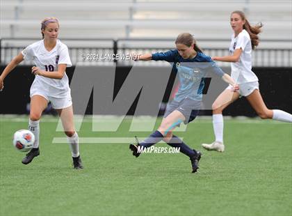 Thumbnail 1 in Evergreen vs. Holy Family (CHSAA 4A Championship) photogallery.