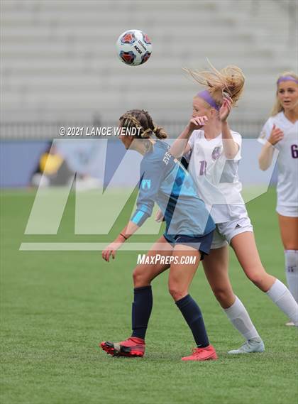Thumbnail 3 in Evergreen vs. Holy Family (CHSAA 4A Championship) photogallery.